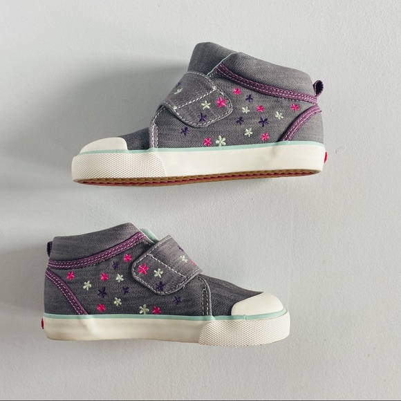 See Kai Run Chambray Runners - Picture 1 of 2